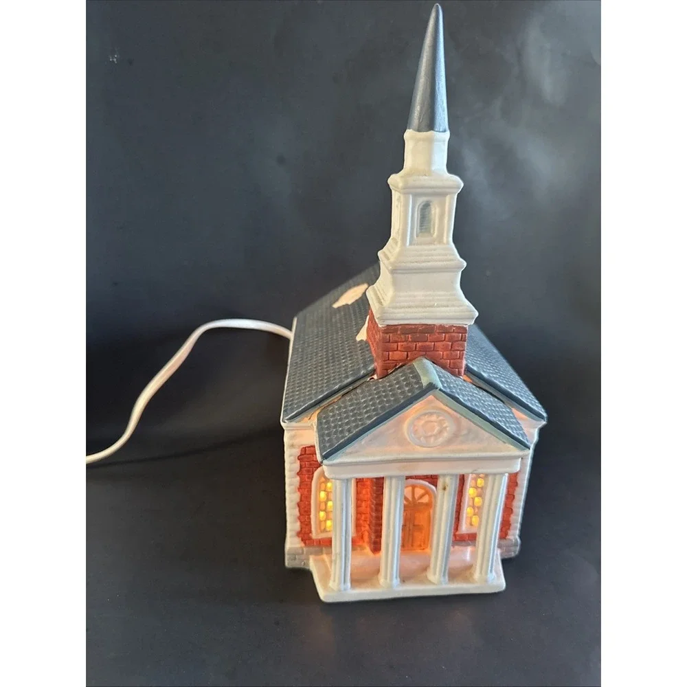 Dickens Keepsake Christmas Village Steeple Church Porcelain Lighted Worship Hous